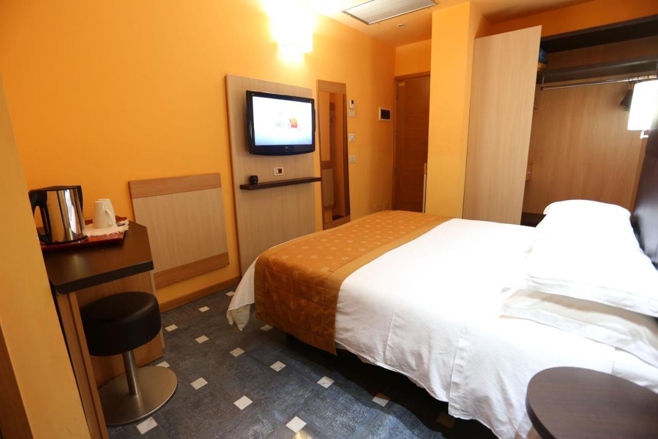 Hotel Genty Ріміні Номер фото